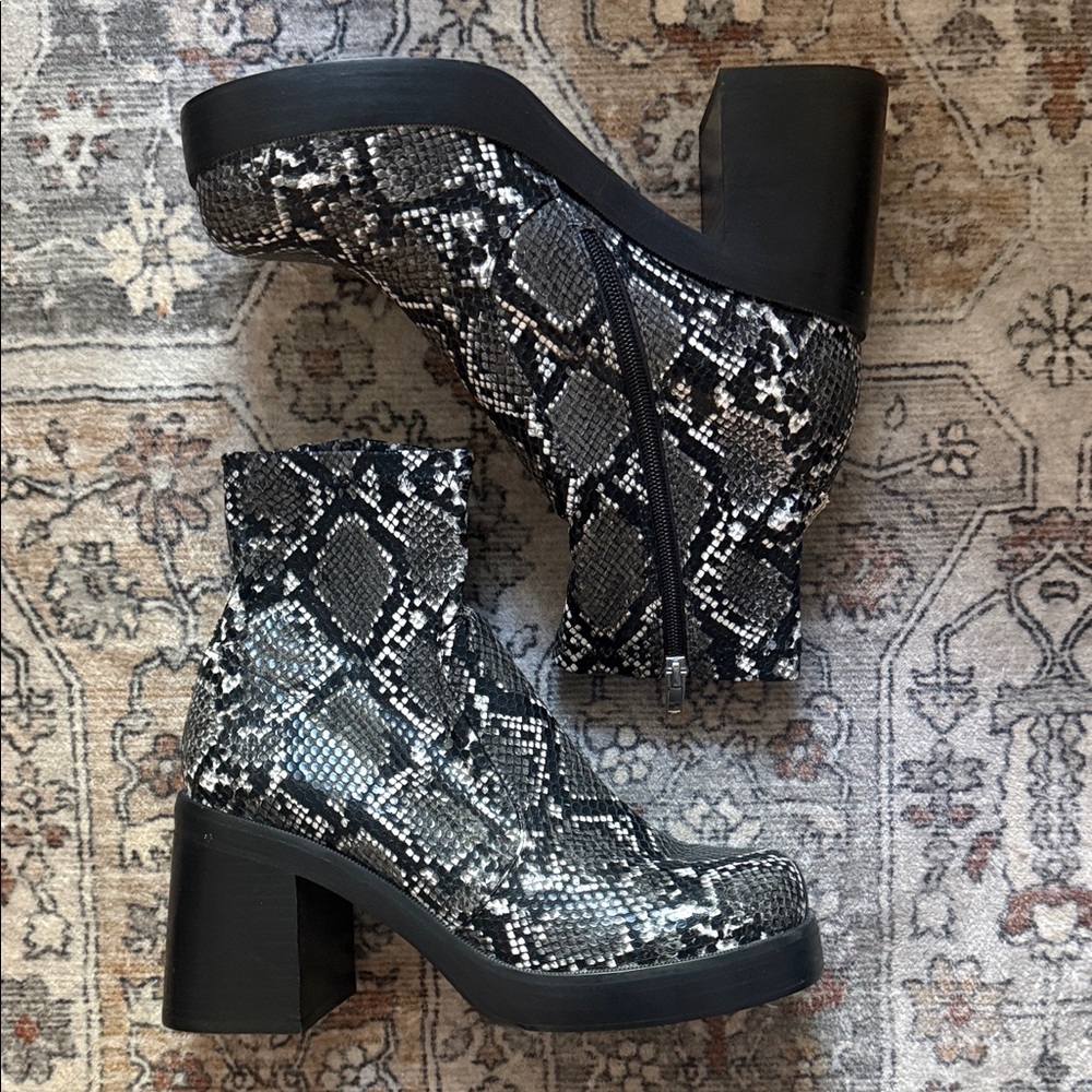 Urban Outfitters Black & Gray Snake-Print Platform Ankle Boots